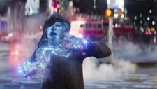 Spider-Man tries to reason with Electro in first clip from 'The Amazing Spider-Man 2' (video)