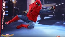 Hot Toys reveals Peter's homemade suit in "Spider-Man: Homecoming"